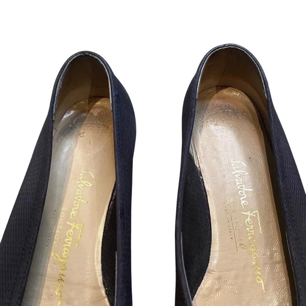 Salvato Ferragamo Black Pebbled Round Toe Flats Sz 7